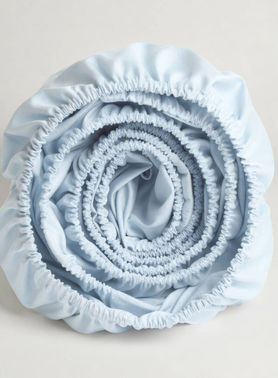 Hydrangea fitted sheet rolled. House of March GOTS certified cotton