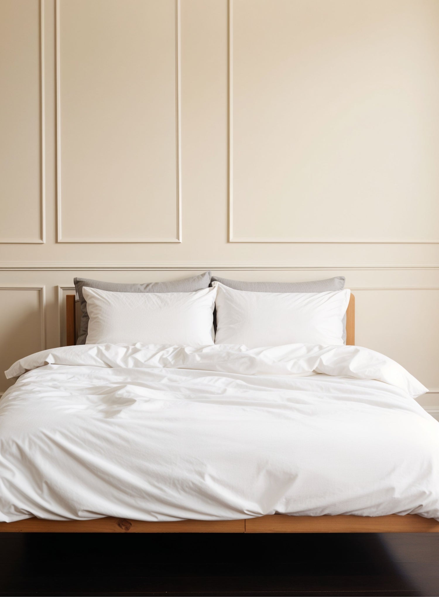 White House of March percale duvet and white luxury pillowcases